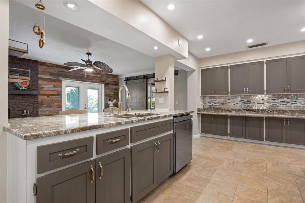 3323 Spring Mill Circle, Sarasota, FL 34239 Photo