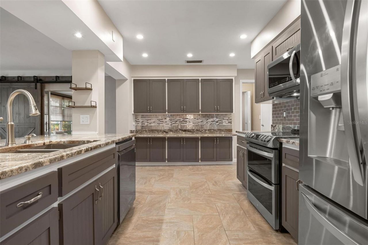 3323 Spring Mill Circle, Sarasota, FL 34239 Photo