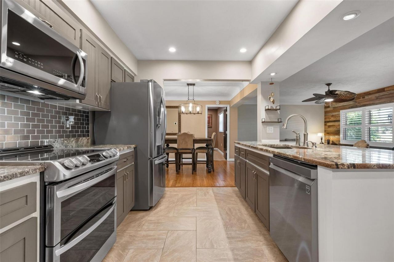 3323 Spring Mill Circle, Sarasota, FL 34239 Photo