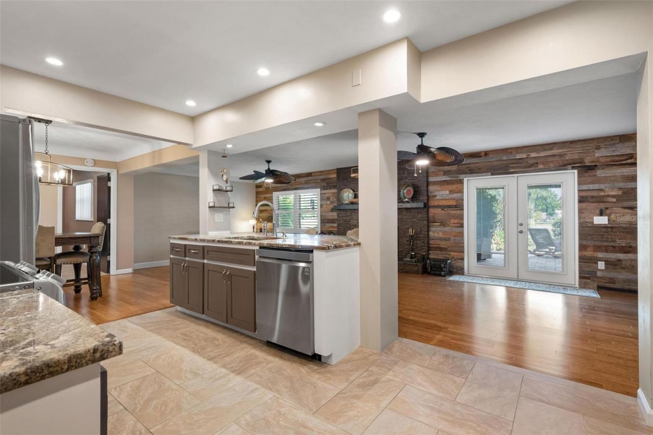 3323 Spring Mill Circle, Sarasota, FL 34239 Photo