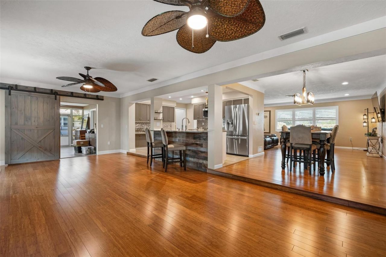 3323 Spring Mill Circle, Sarasota, FL 34239 Photo