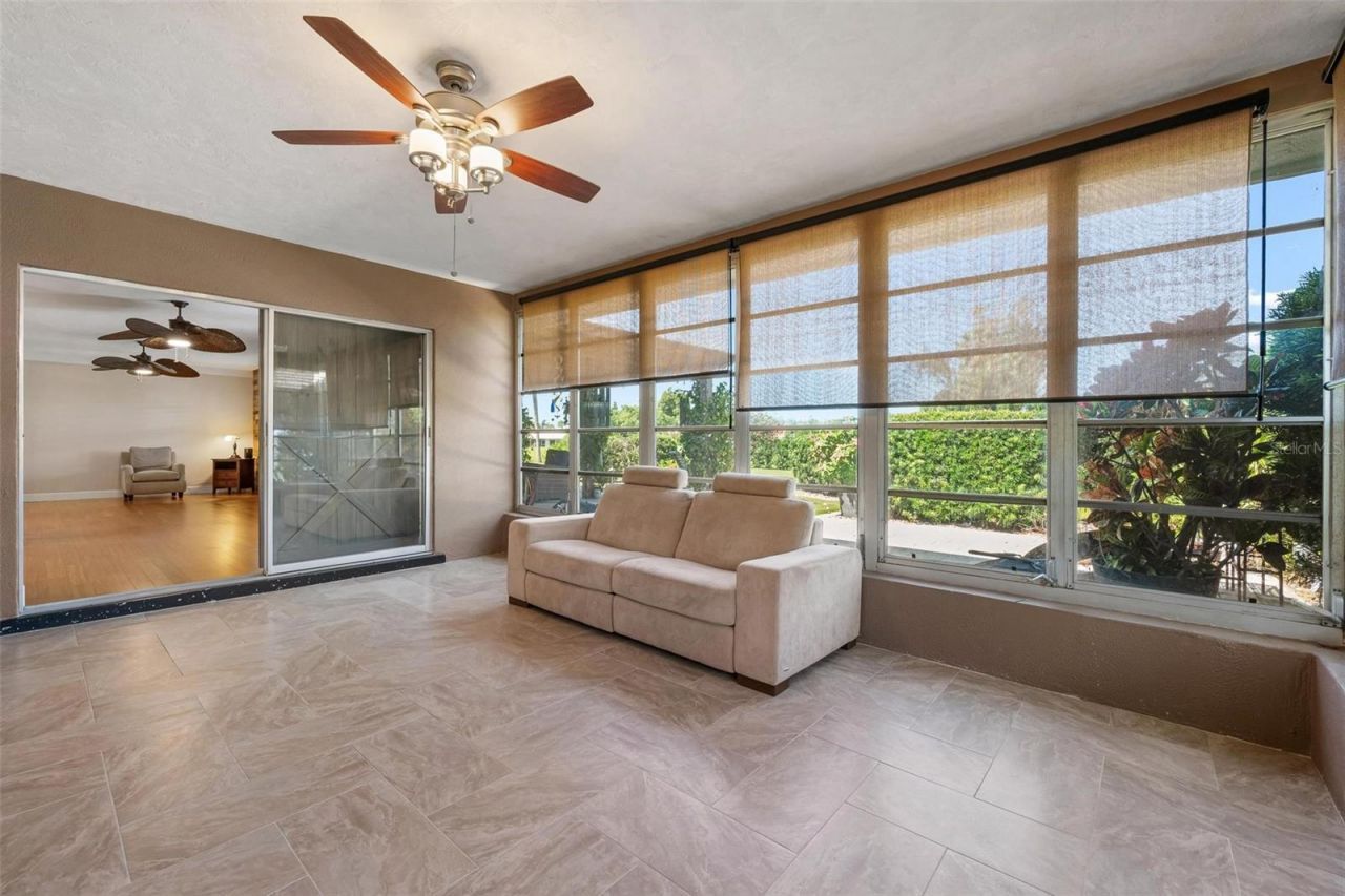 3323 Spring Mill Circle, Sarasota, FL 34239 Photo