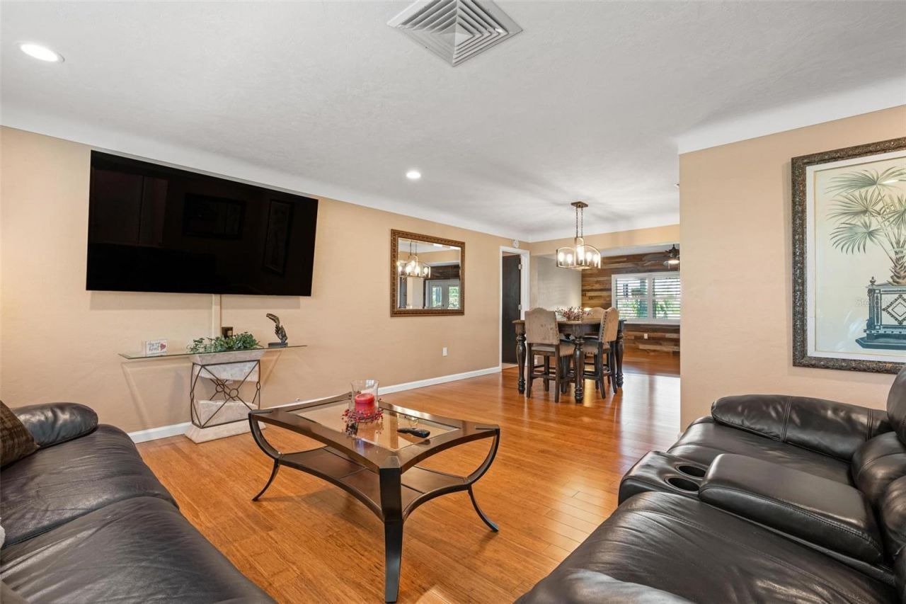 3323 Spring Mill Circle, Sarasota, FL 34239 Photo