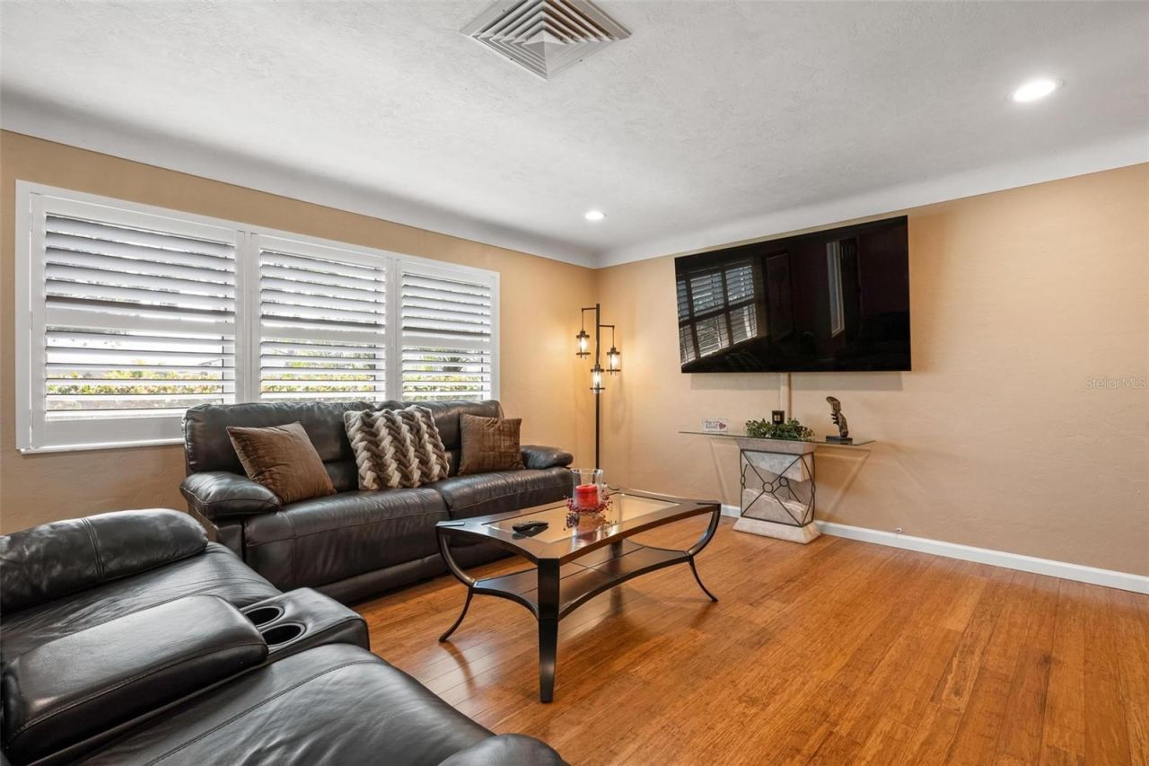 3323 Spring Mill Circle, Sarasota, FL 34239 Photo