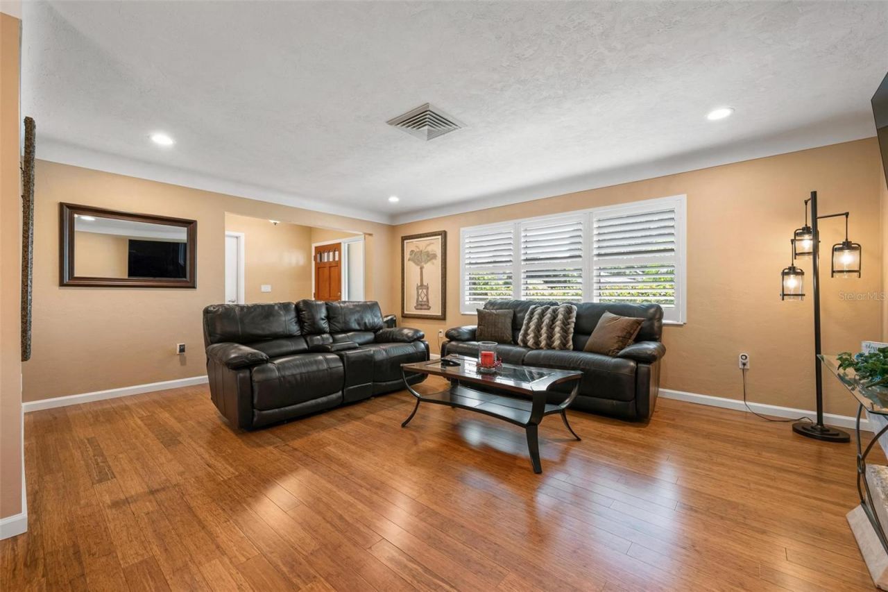 3323 Spring Mill Circle, Sarasota, FL 34239 Photo