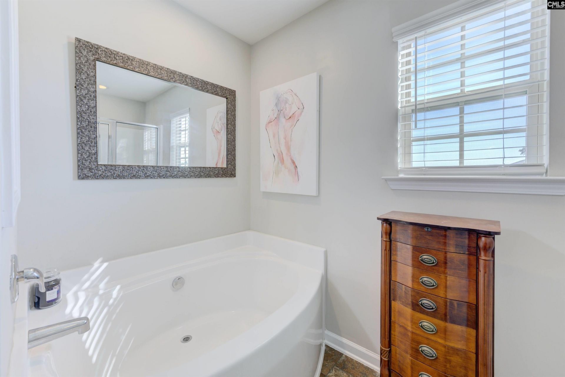 590 Kimpton Drive  Photo 15