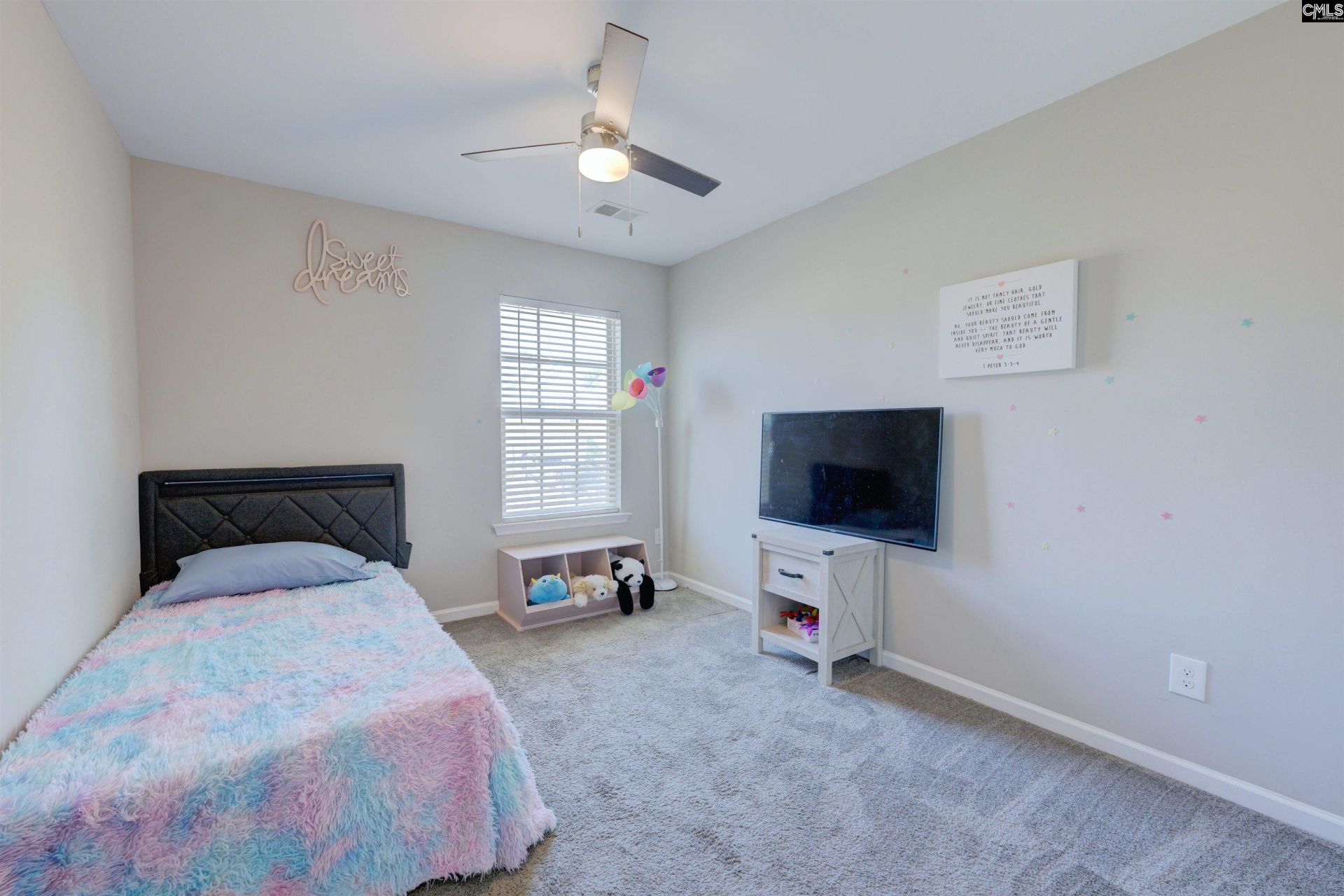 590 Kimpton Drive  Photo 17