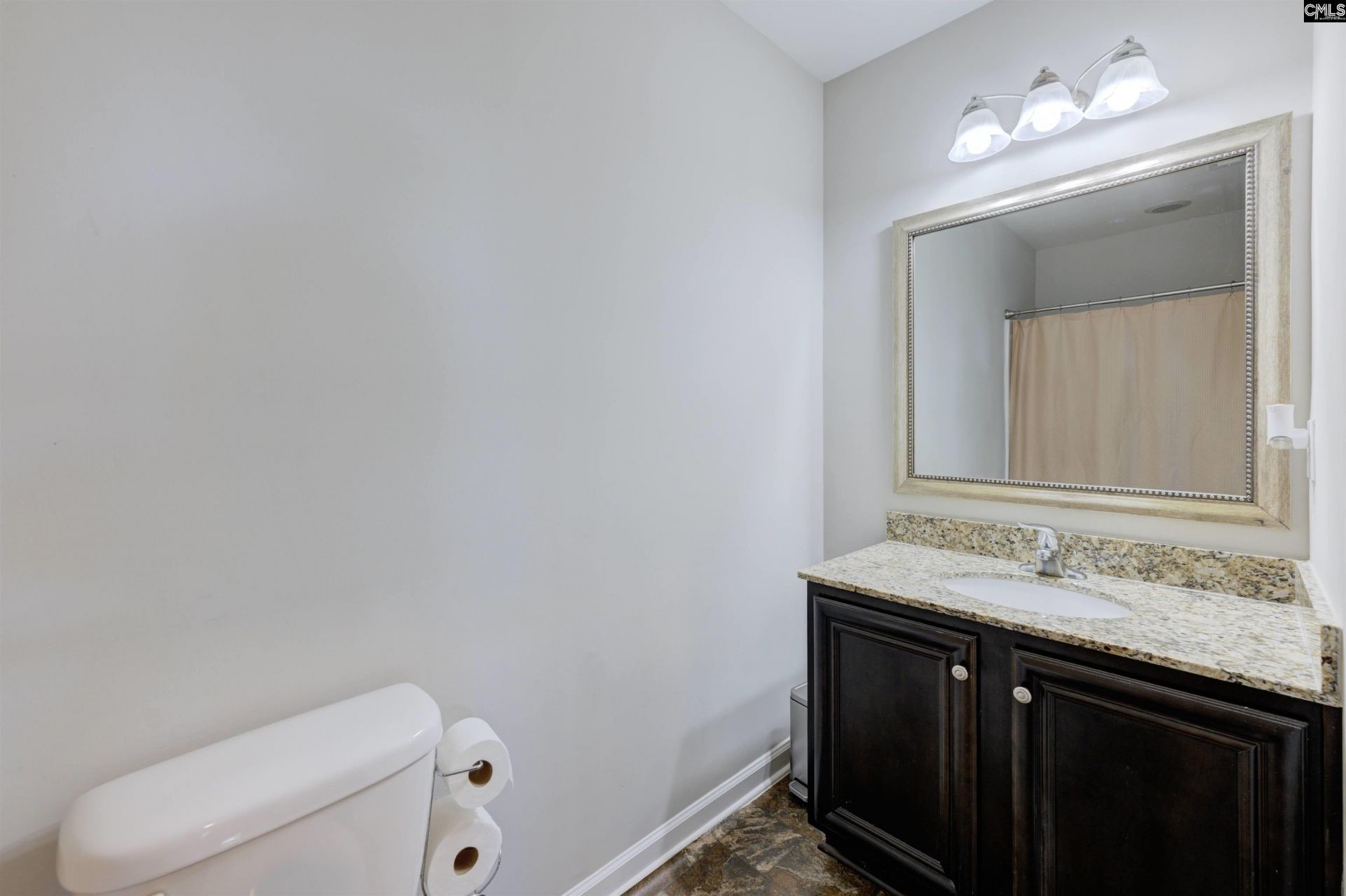 590 Kimpton Drive  Photo 19