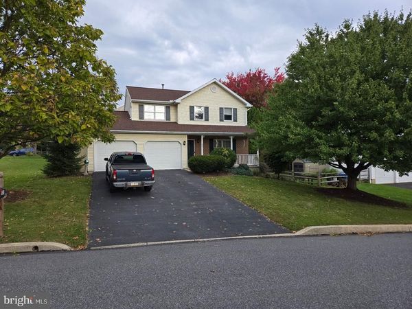 821 WHITNER ROAD, READING, PA 19605
