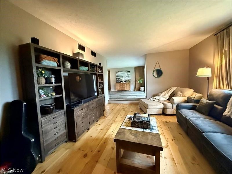 4239 State Route 39 NE, New Philadelphia, OH 44663 Photo 5
