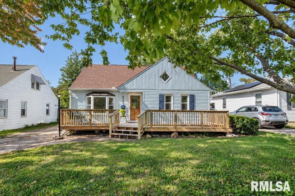 4223 N Gate Ridge Road, Peoria, IL 61614 Main Photo