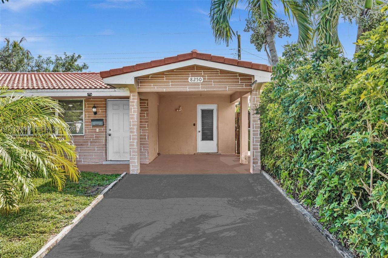 8250 NW 11th Ct , Pembroke Pines, FL 33024 Photo