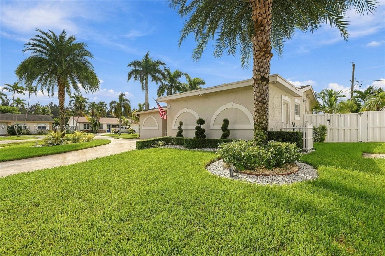 11360 NW 46th Pl, Sunrise, FL 33323 Photo