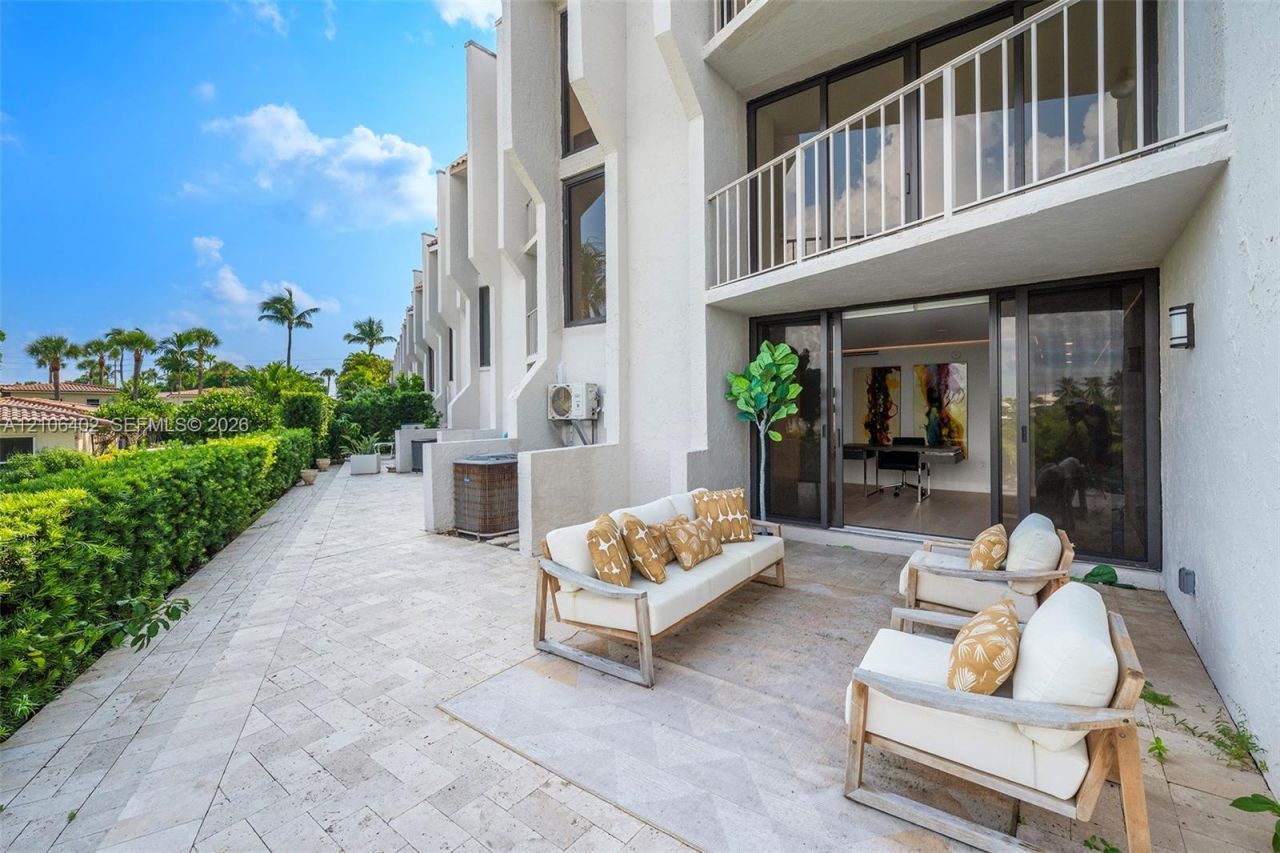 1222 Hillsboro Mile , Unit 24, Hillsboro Beach, FL 33062 Photo