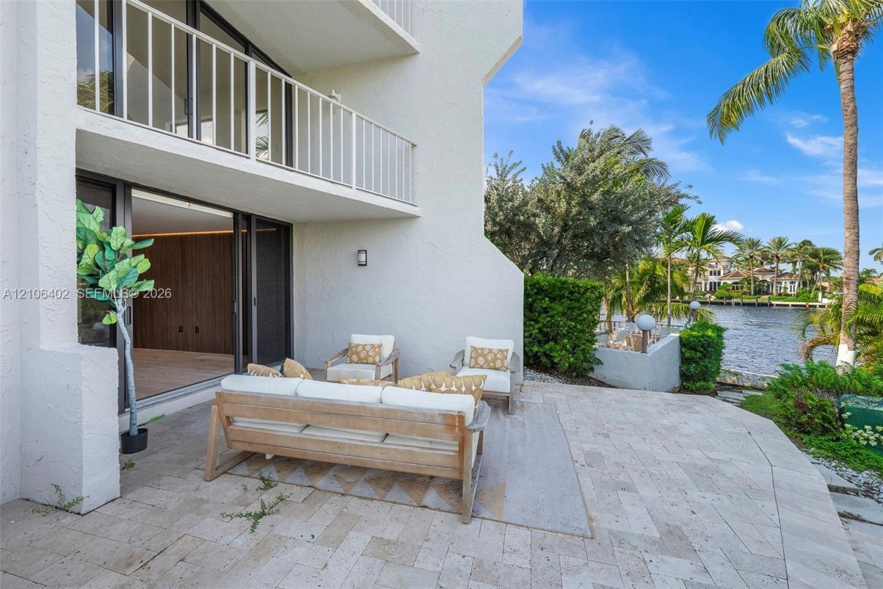 1222 Hillsboro Mile , Unit 24, Hillsboro Beach, FL 33062 Photo