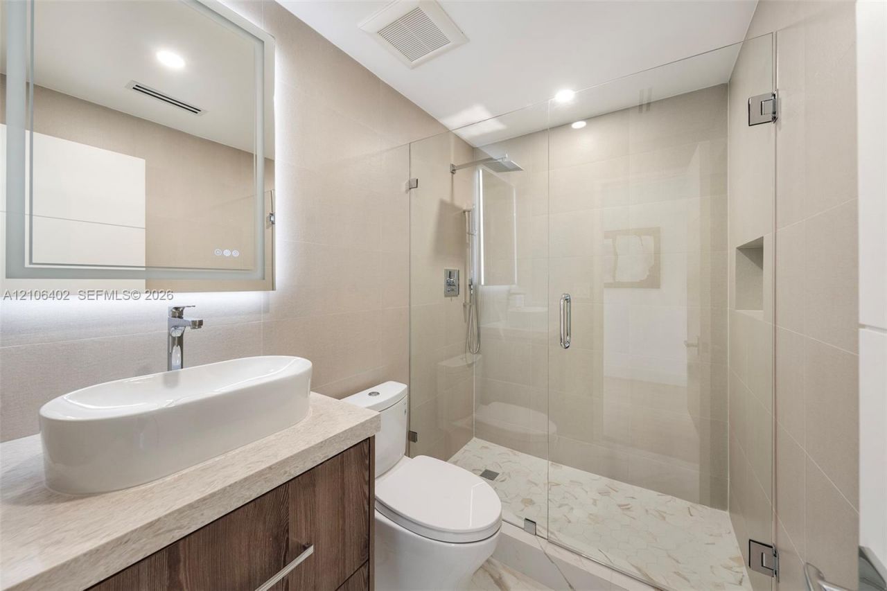 1222 Hillsboro Mile , Unit 24, Hillsboro Beach, FL 33062 Photo