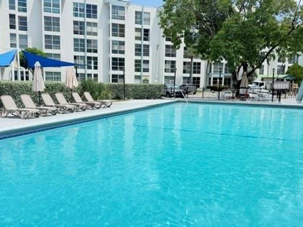 17570 Atlantic Blvd , Unit 105, Sunny Isles Beach, FL 33160