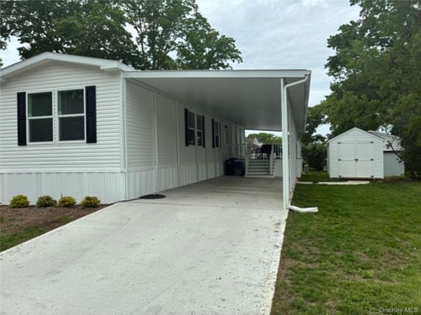 1661 Old Country Road , Unit 212, Riverhead, NY 11901