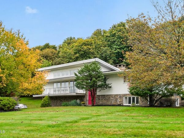 24 Oriel Lane, Rensselaer, NY 12144