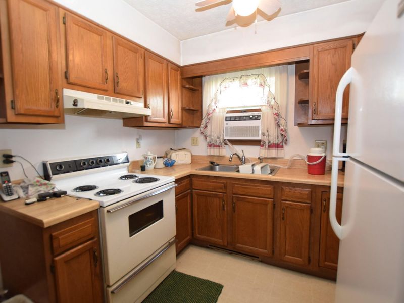 905 Hilltop Drive, Bellefontaine, OH 43311 Photo 10
