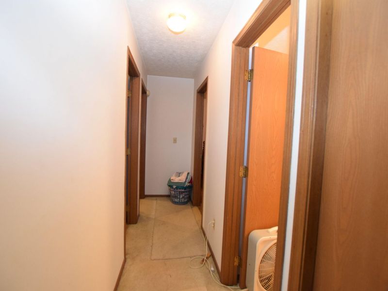 905 Hilltop Drive, Bellefontaine, OH 43311 Photo 11