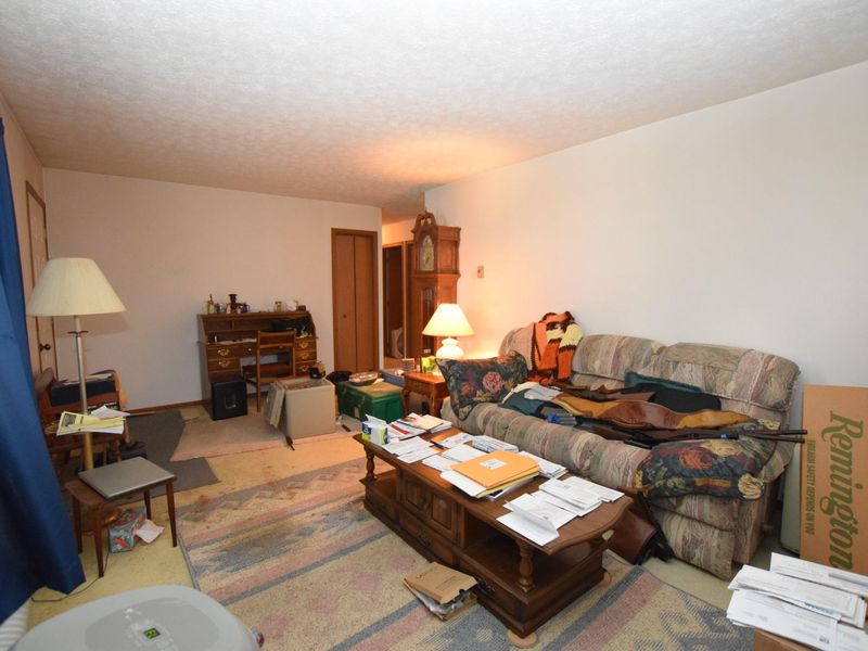 905 Hilltop Drive, Bellefontaine, OH 43311 Photo 5