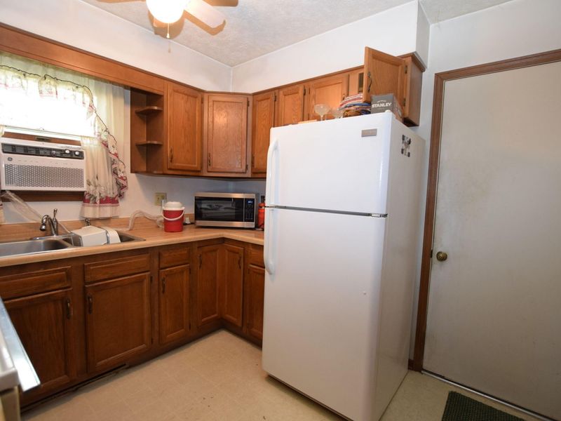 905 Hilltop Drive, Bellefontaine, OH 43311 Photo 9
