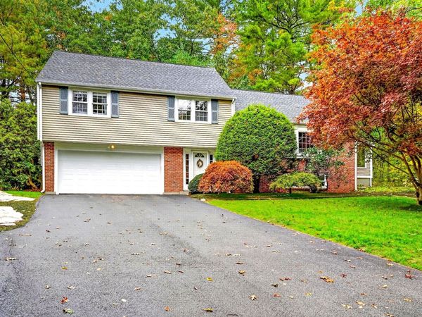 13 Cedar Lane, Medfield, MA 02052