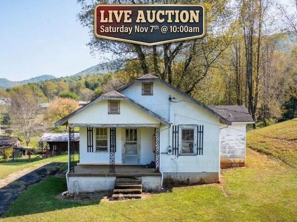 105 Roy Bowers Road, Elizabethton, TN 37643