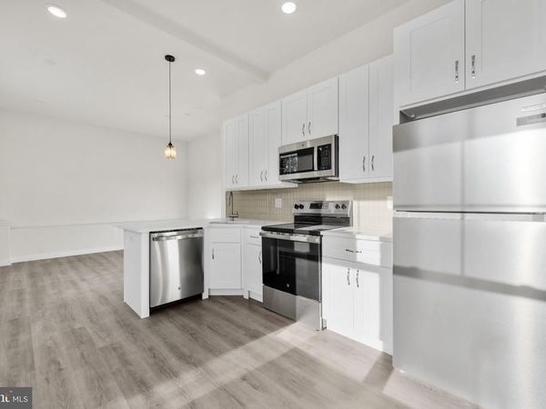 7513 DICKS AVENUE, PHILADELPHIA, PA 19153