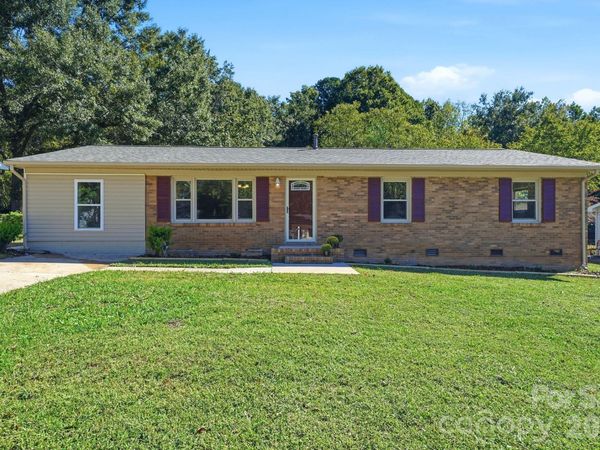 754 Vancouver Lane , Gastonia, NC 28052
