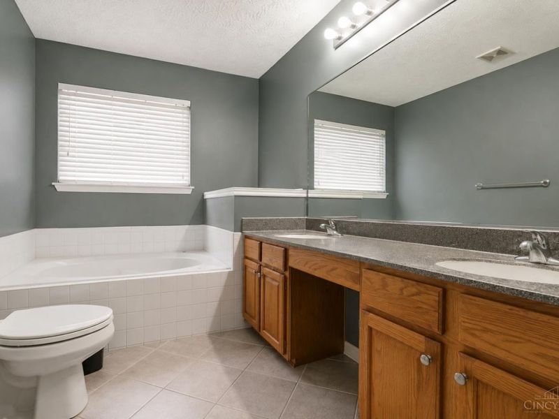 332 Stone Ridge Lane, Monroe, OH 45050 Photo 18