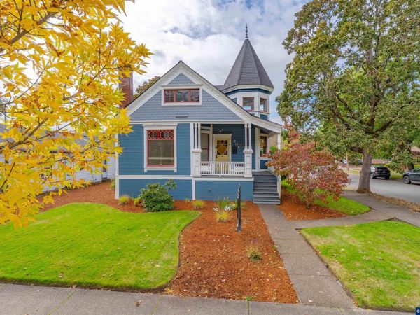 901 13th St SE, Salem, OR 97302