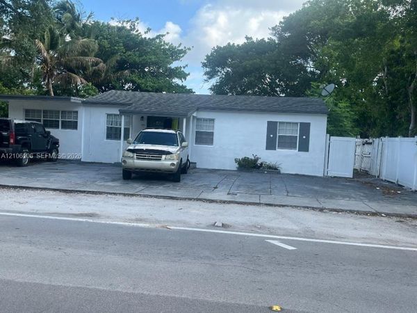 1341 NE 149 ST , North Miami, FL 33161