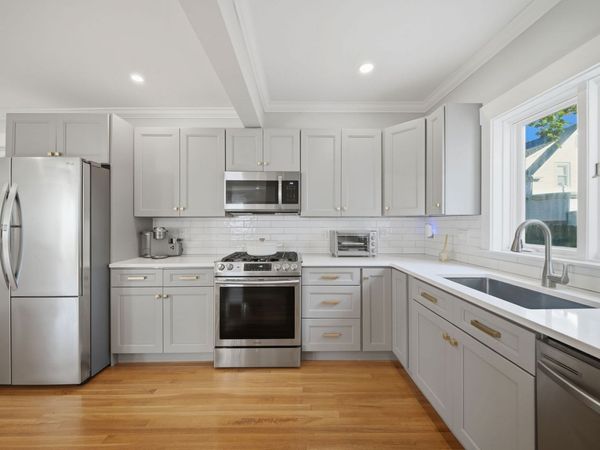 22 Houston Pl, Lynn, MA 01905