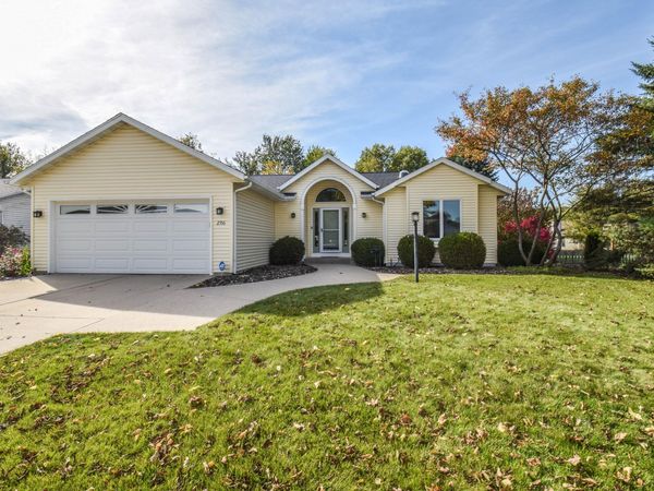 2356 Brookstone Ln, Waukesha, WI 53188