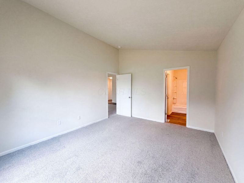 3223 Berkley Pointe Drive , Columbus, OH 43230 Photo 4