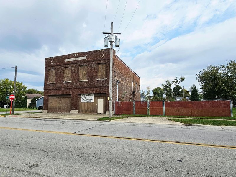 57 Main Street , Bloomingburg, OH 43106 Photo 4