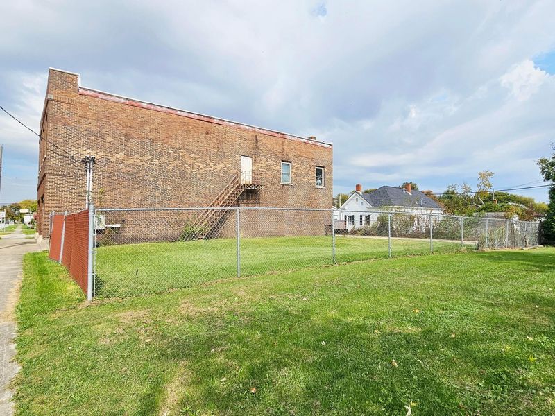 57 Main Street , Bloomingburg, OH 43106 Photo 7