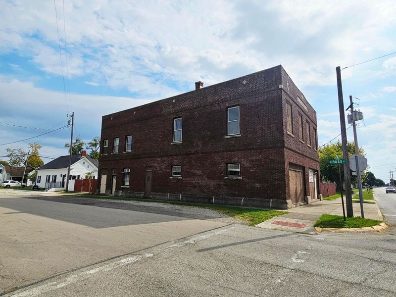 57 Main Street , Bloomingburg, OH 43106 Photo 8