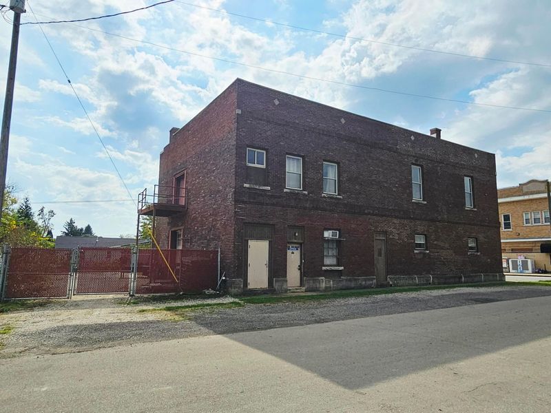 57 Main Street , Bloomingburg, OH 43106 Photo 9