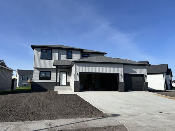 6627 14 Street S, Fargo, ND 58104