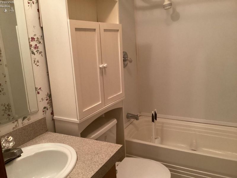 1730 Port Clinton Road, Unit 32, Fremont, OH 43420 Photo 15