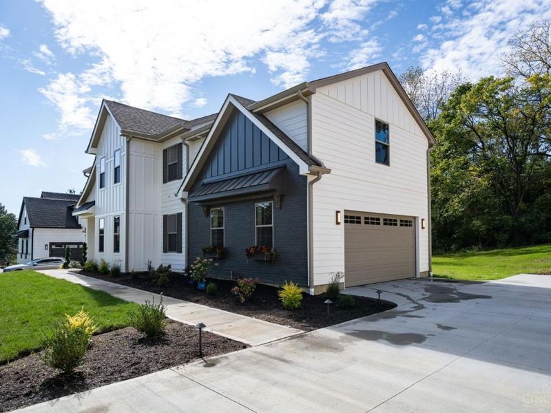 9511 Butler Warren Road, West Chester, OH 45241 Photo 2