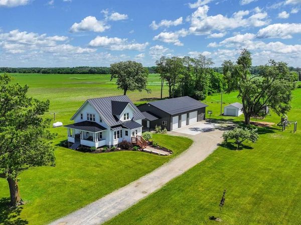 N1836 COUNTY ROAD A, Waupaca, WI 54981