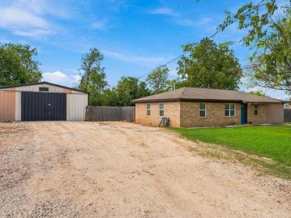 114 Fm 1996, Oglesby, TX 76561