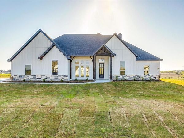406 Red Bird Drive, Springtown, TX 76082
