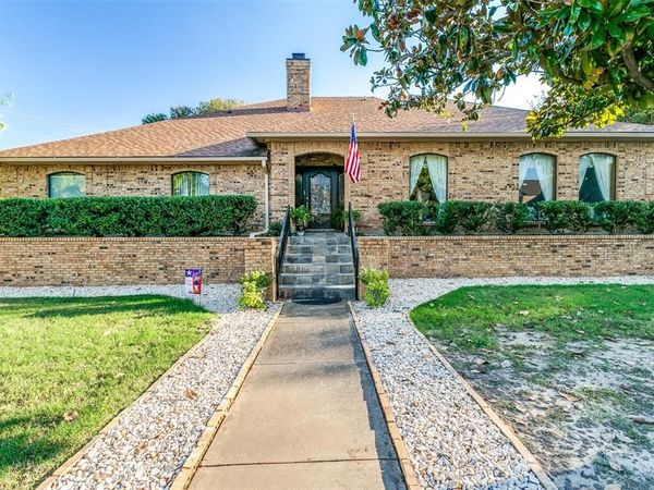 6801 Bellaire Court S, Benbrook, TX 76132