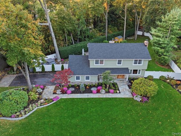 31 Sherry Drive, Setauket, NY 11733