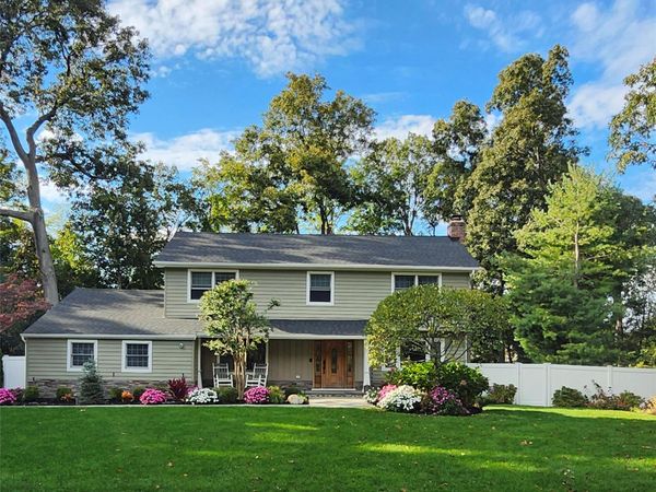 31 Sherry Drive, Setauket, NY 11733
